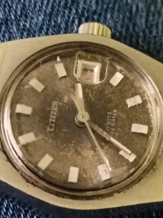 Reloj Citizen Negro y Plateado