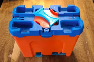 Pista Hot Wheels con coches