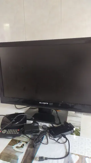 Televisión Blusens + 2 TDT (piezas)