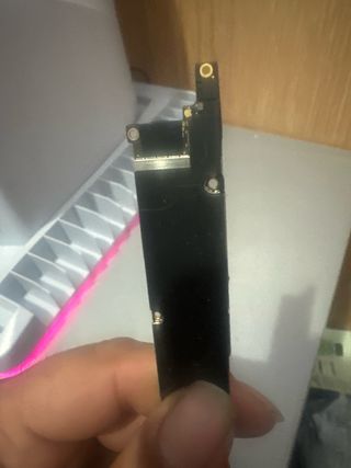 Scheda madre iPhone XR libera da iCloud