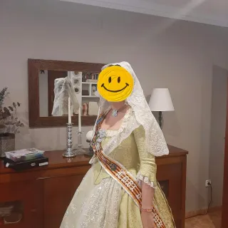 Traje de Fallera en plata y Verde