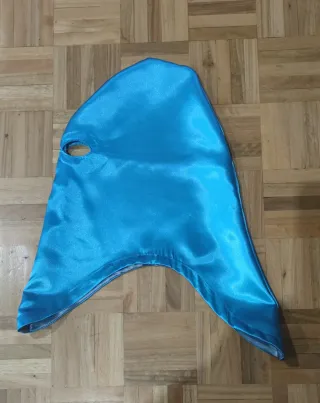 Túnica S S Negra Talla P,con bocamangas y capillo