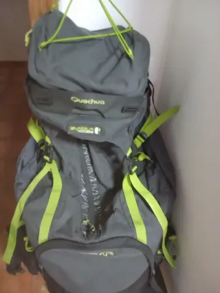 Mochila Trekking Negra y Verde