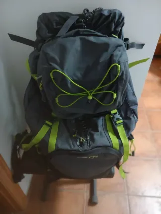 Mochila Trekking Negra y Verde