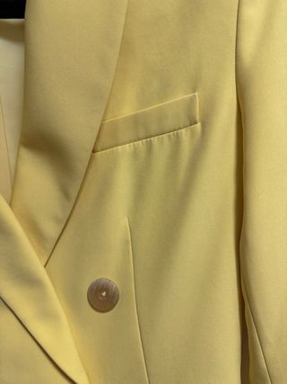 Americana Stradivarius amarilla Talla S