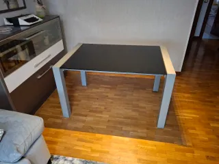 Mesa de comedor cristal y metal extensible