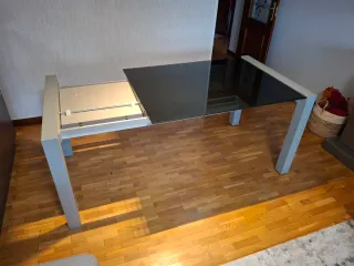 Mesa de comedor cristal y metal extensible