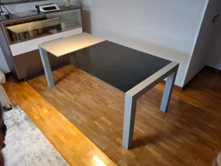 Mesa de comedor cristal y metal extensible