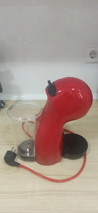 Cafetera Dolce Gusto Roja