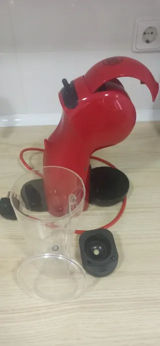 Cafetera Dolce Gusto Roja
