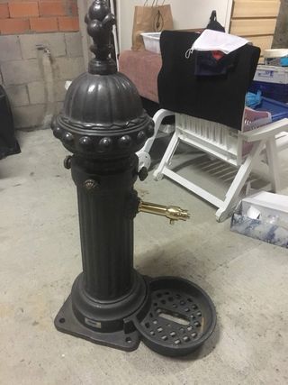 Fuente de hierro fundido sin estrenar