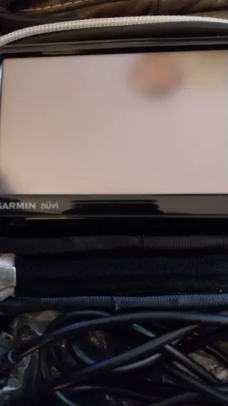 Navegador Garmin con accesorios