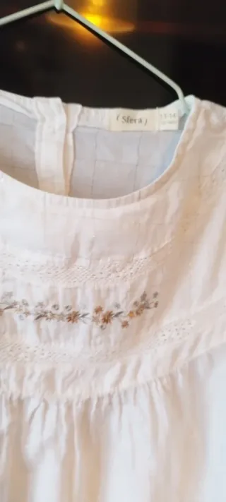 Blusa blanca niña bordada