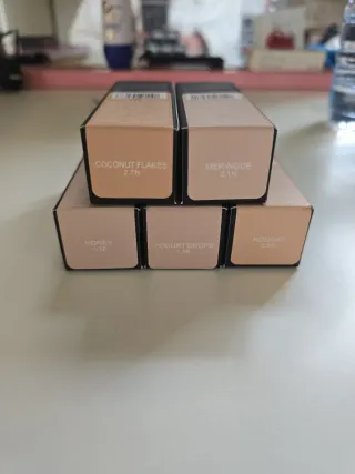 Correctores Huda Beauty.Precio unidad.