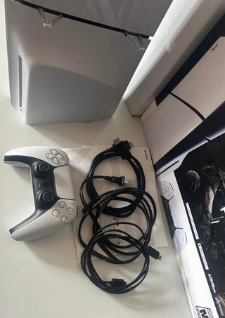 Consola PS5 Slim + Call of Duty Black Ops 6