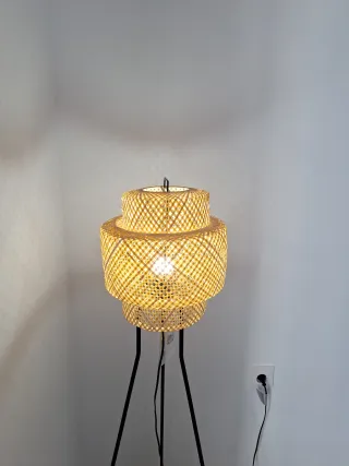 Lámpara de pie Ikea Bambú y Metal, tejida s mano