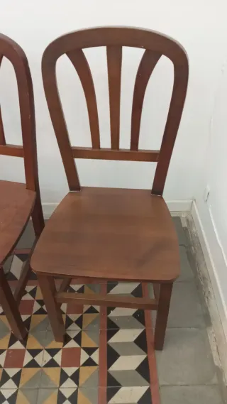 Silla de madera individual