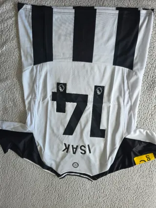 Camiseta Adidas New Castle Negra y Blanca