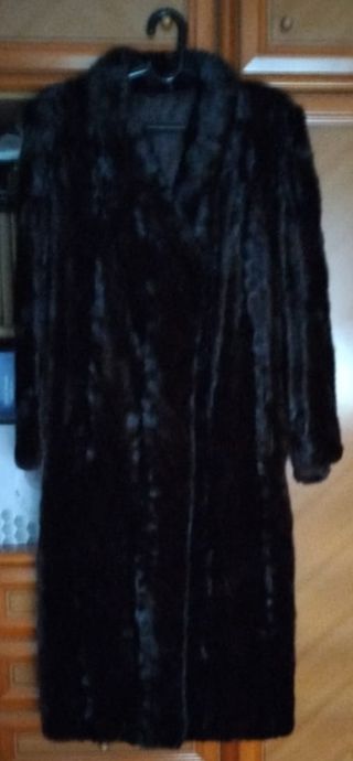 Abrigo de piel marrón largo