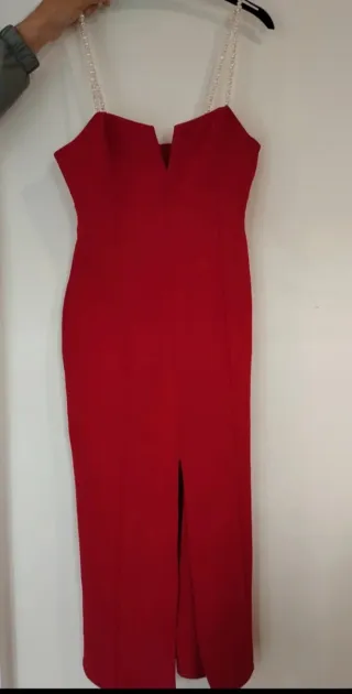 Vestido rojo Zara ajustado con tirantes