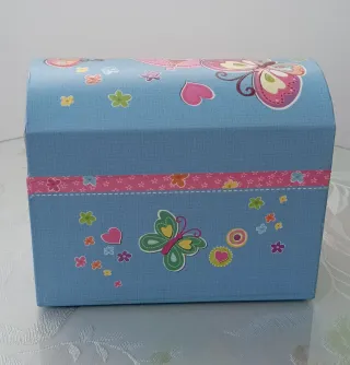 Joyero infantil con espejo y compartimentos