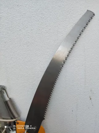 Serrucho telescópico con tijera