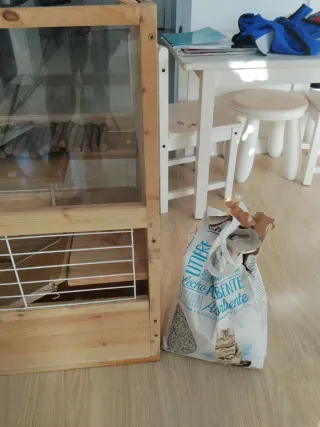 Jaula grande madera con accesorios para conejo