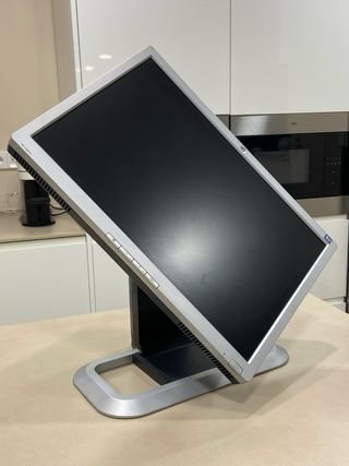 Monitor HP 20 Plata y Negro. Función vertical