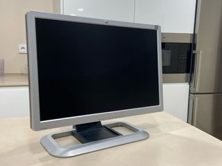 Monitor HP 20 Plata y Negro. Función vertical