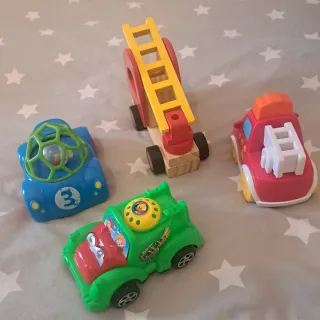 Lote de 3 camiones de juguete (bomberos)