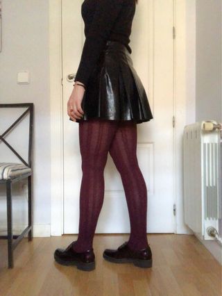 Minifalda efecto piel Mango