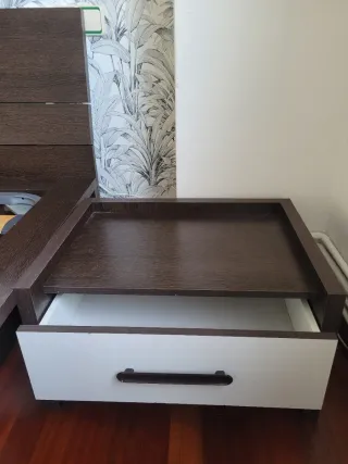 Estructura cama, mesillas y somier