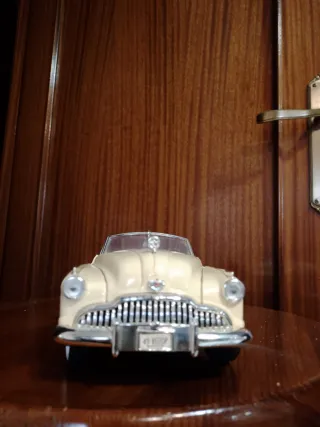 Buick Roadmaster 1949 Escala 1:18