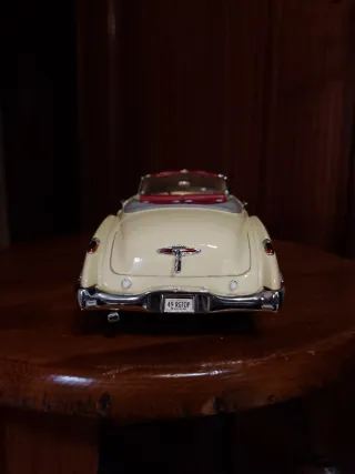 Buick Roadmaster 1949 Escala 1:18