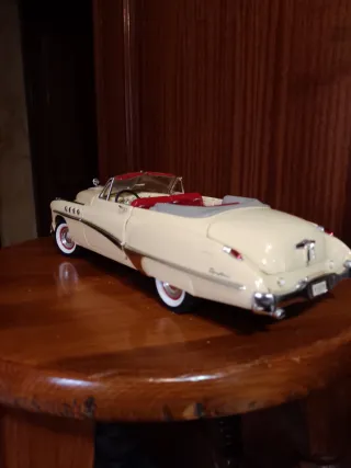 Buick Roadmaster 1949 Escala 1:18