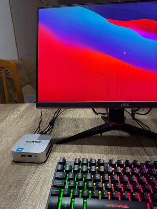 Mini PC ACE-MAGIX V1 y Monitor AOC