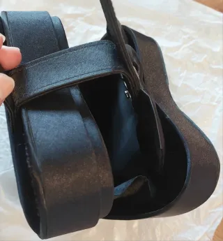 Bolso Corazón Negro con Lazo y Brillo de Swarovski