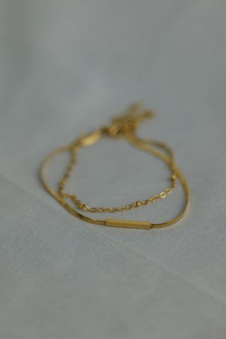 Pulsera dorada ajustable infinito