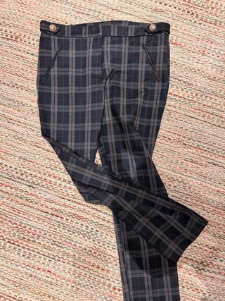Pantalón cuadros Cortefiel gris y burdeos