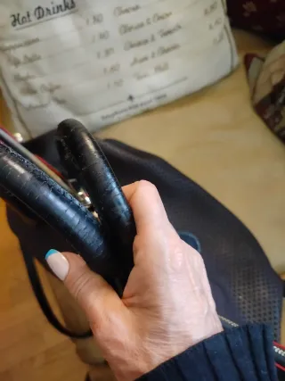 Borsa Desigual traforata nera e rossa