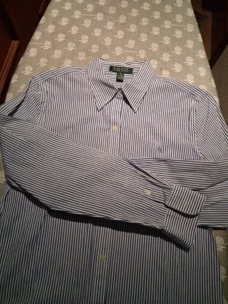 4 Camisas de mujer de Burberry y otras, Talla 44/M