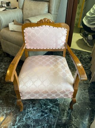 Sillón antiguo madera tapizado rosa