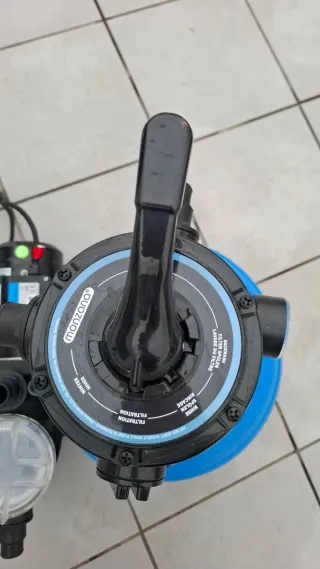 Bomba depuradora arena piscina Monzana 25L