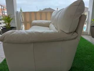 Sofá de 3 plazas en piel beige
