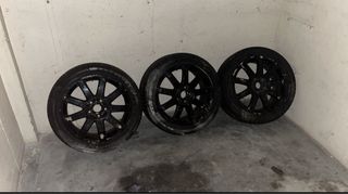 Juego de 3 Llantas Negras audi