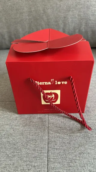 Collar Corazón con Rosa Roja y Caja