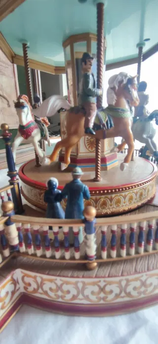 Tiovivo musical antiguo