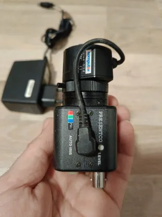 Mini cámara CCTV con adaptador de corriente