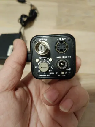 Mini cámara CCTV con adaptador de corriente