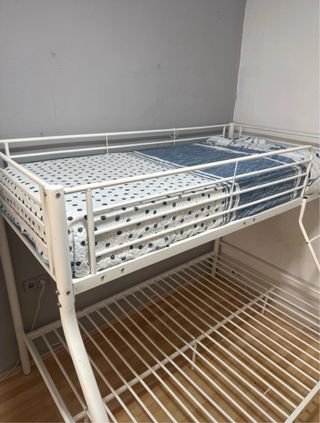 Litera de metal blanca